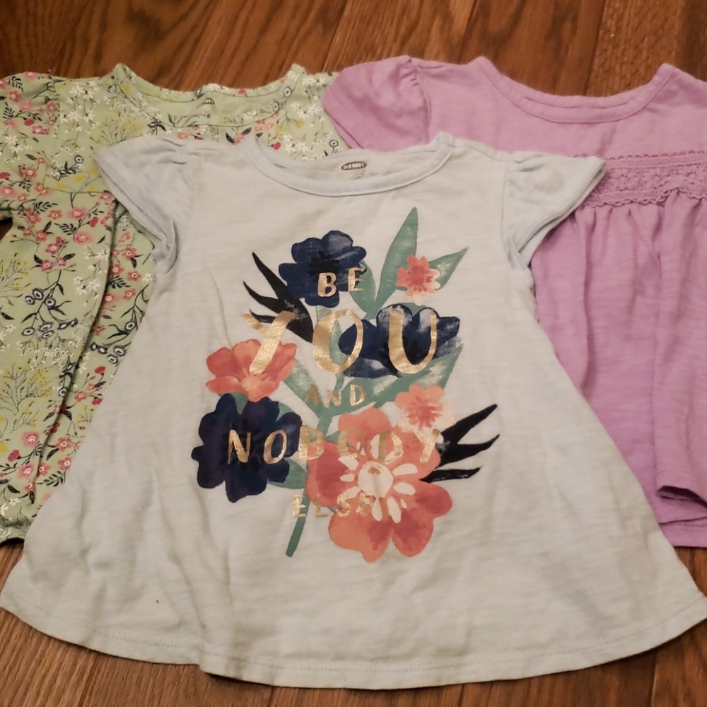 EUC Old Navy tee bundle